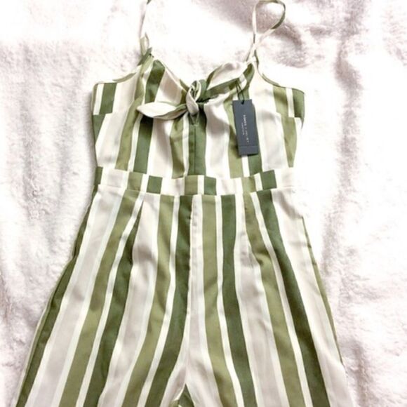 Romeo & Juliet Couture Olive Green Striped Wide Leg Jumpsuit Size Medium NWT - Picture 8 of 11